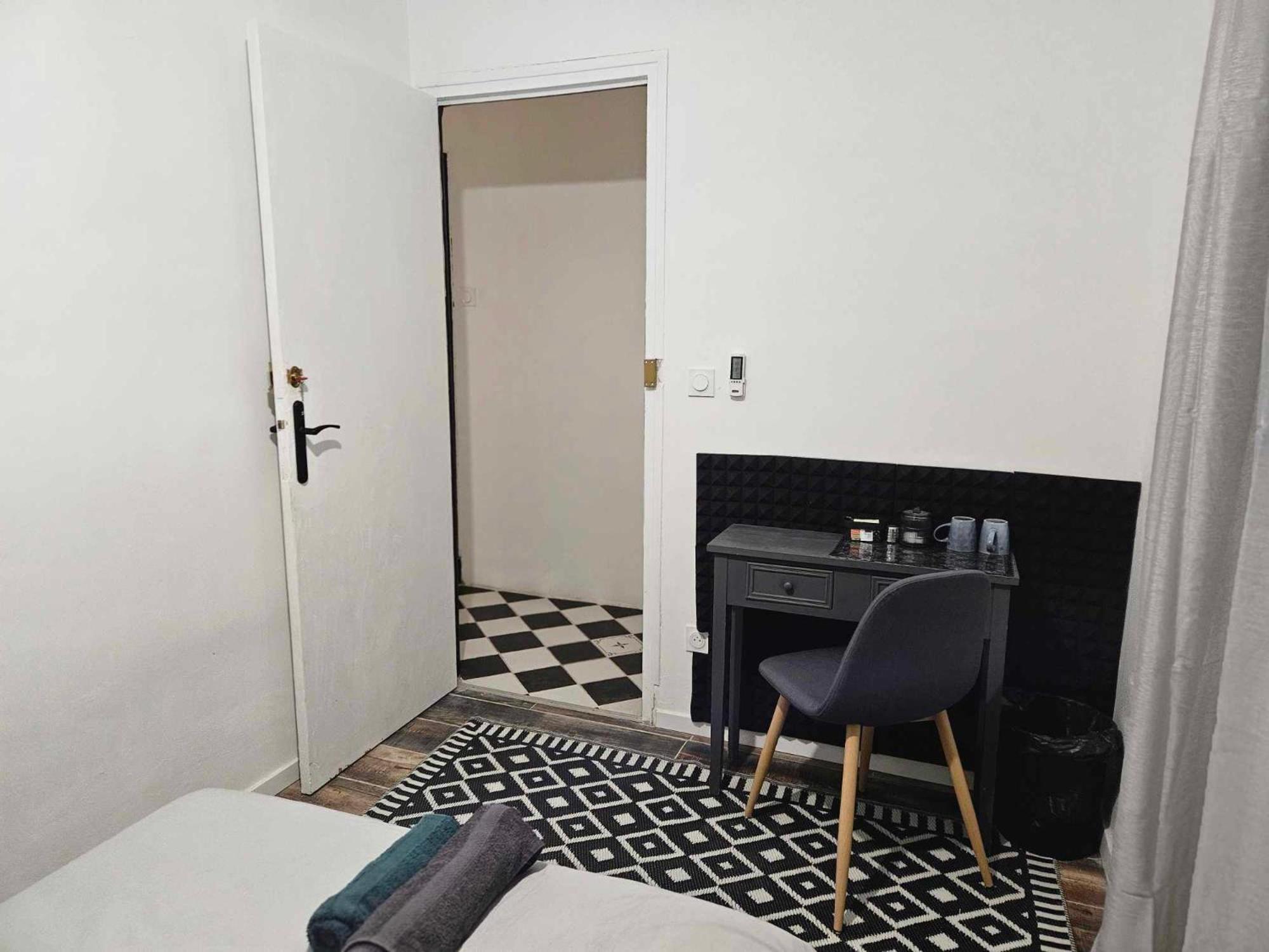 Av De Bordeaux Bed & Breakfast Narbonne Bagian luar foto